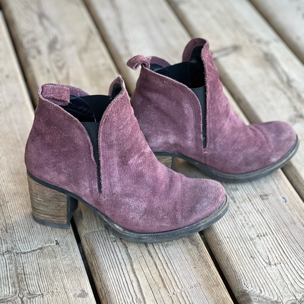 Bos and Co Suede Ankle Boots in Mauve